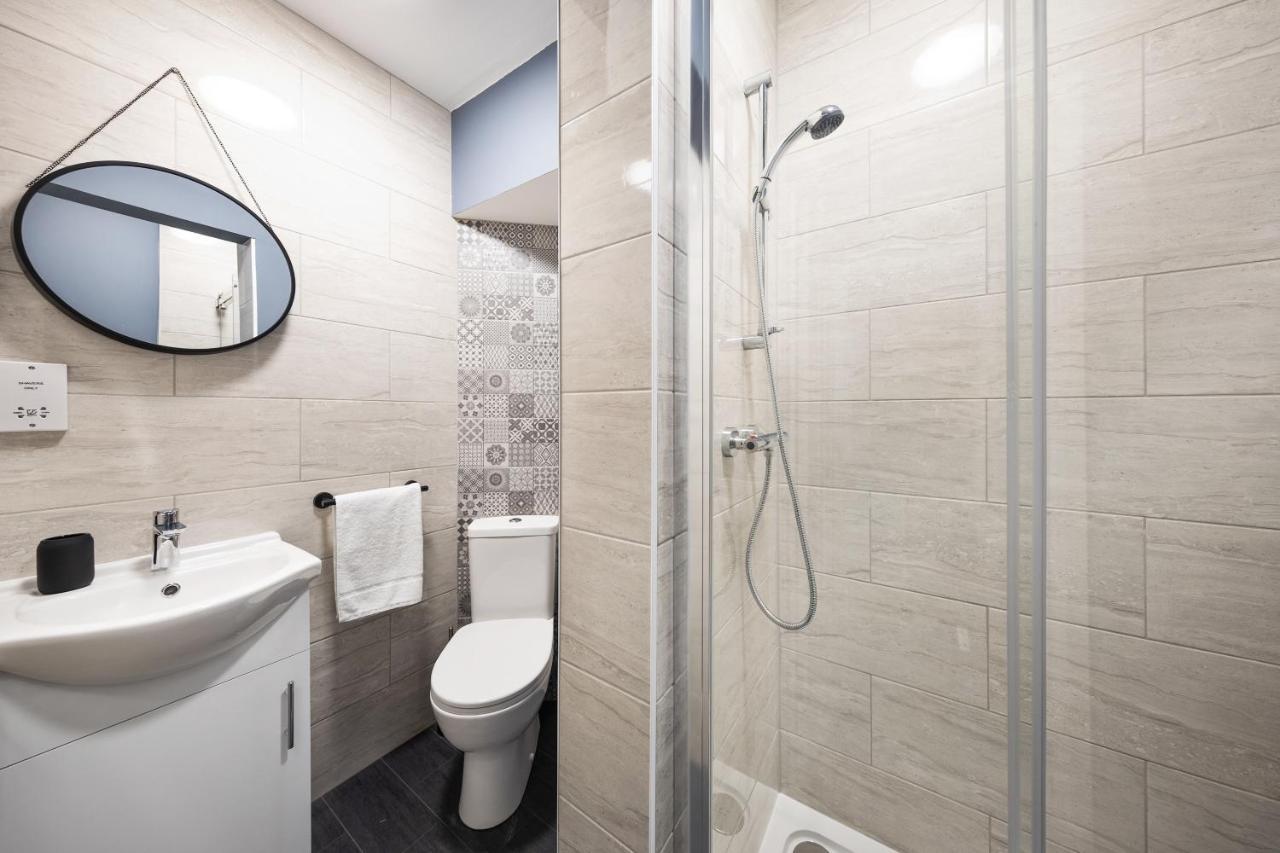 7 Bedroom House Ensuite Rooms, Fully Equipped Kitchen, Free Wifi, Tvs In All Rooms City Centre Close To A46 Inspire Homes Coventry Exteriör bild